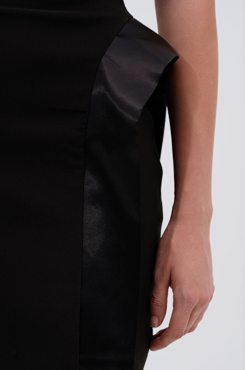 CHIC AND SOPHISTICATED STRUCTURED MIDI DRESS