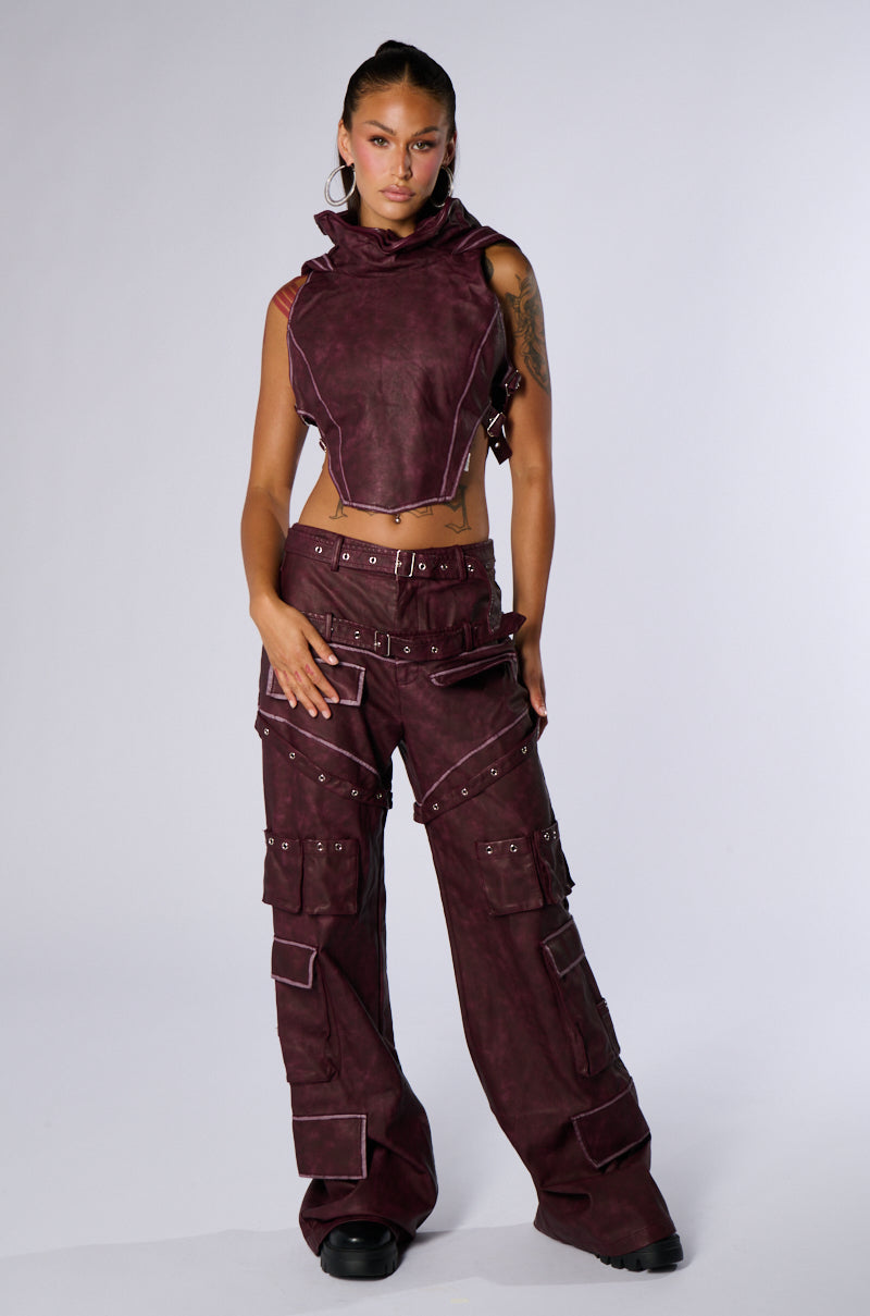 DESERT VIBE SLEEVELESS PU TOP IN BURGUNDY