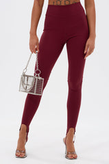 DRIVE ME CRAZY STIRRUP LEGGING IN BURGUNDY