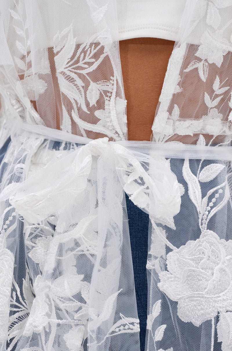IN BLOOM SHEER TRENCH IN WHITE