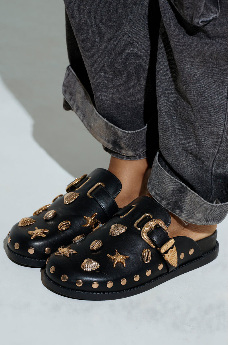 AZALEA WANG BRINY BLACK SEA SHELL EMBELLISHED CLOG