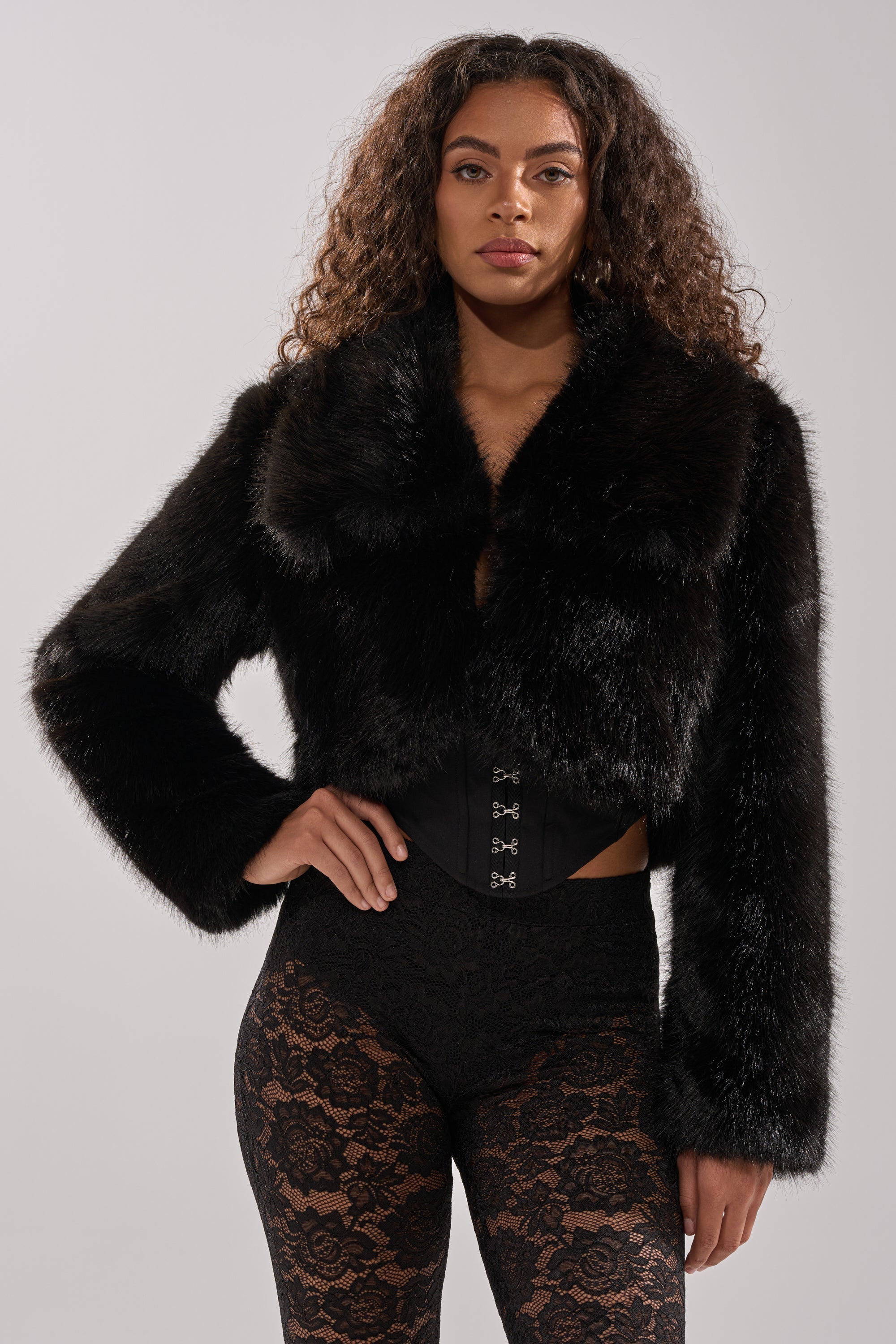CADENCE FAUX FUR IN BLACK