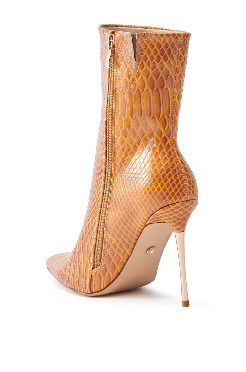 AZALEA WANG CALEAN ORANGE STILETTO BOOTIE