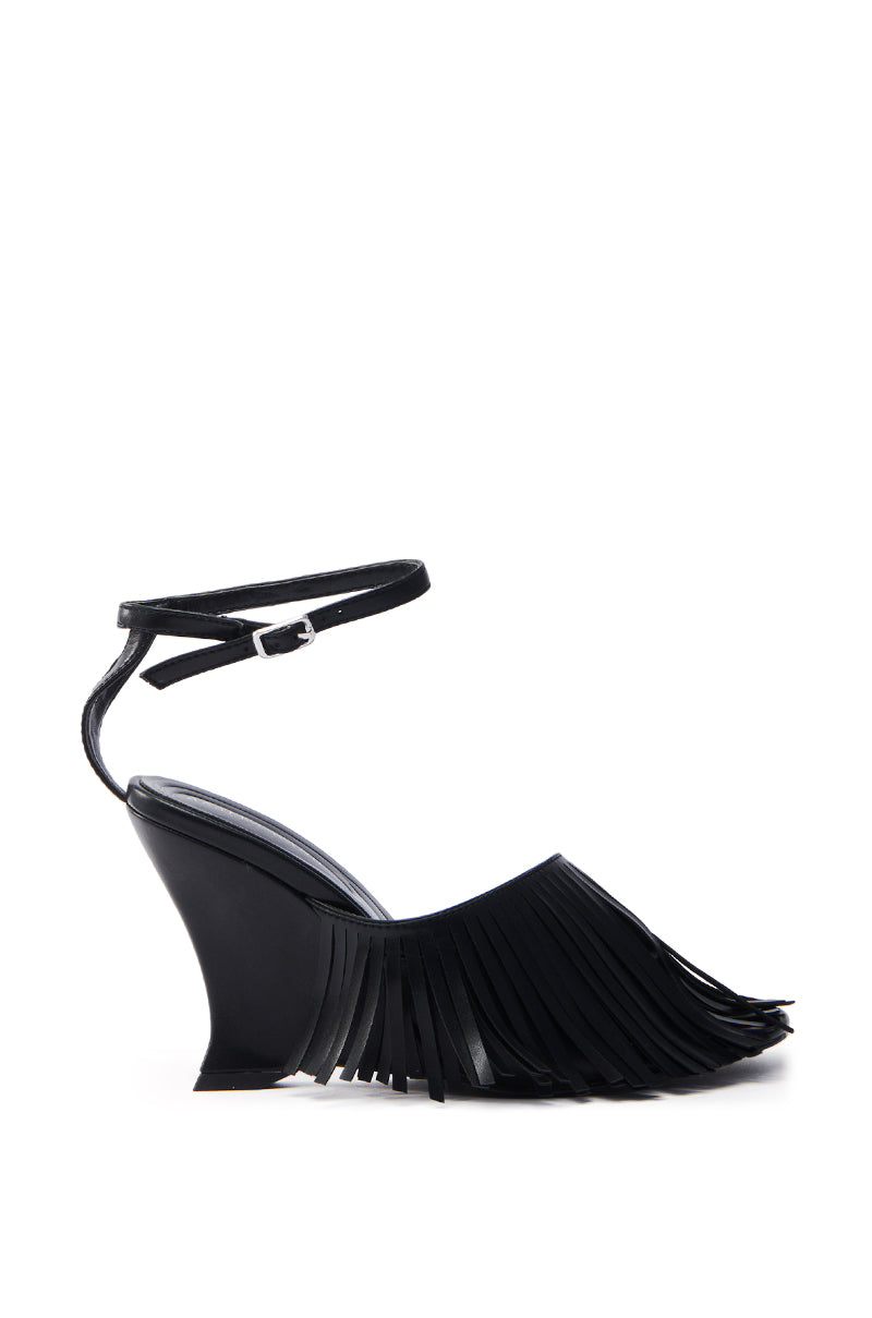 AZALEA WANG FASCIA BLACK FRINGE WEDGE SANDAL