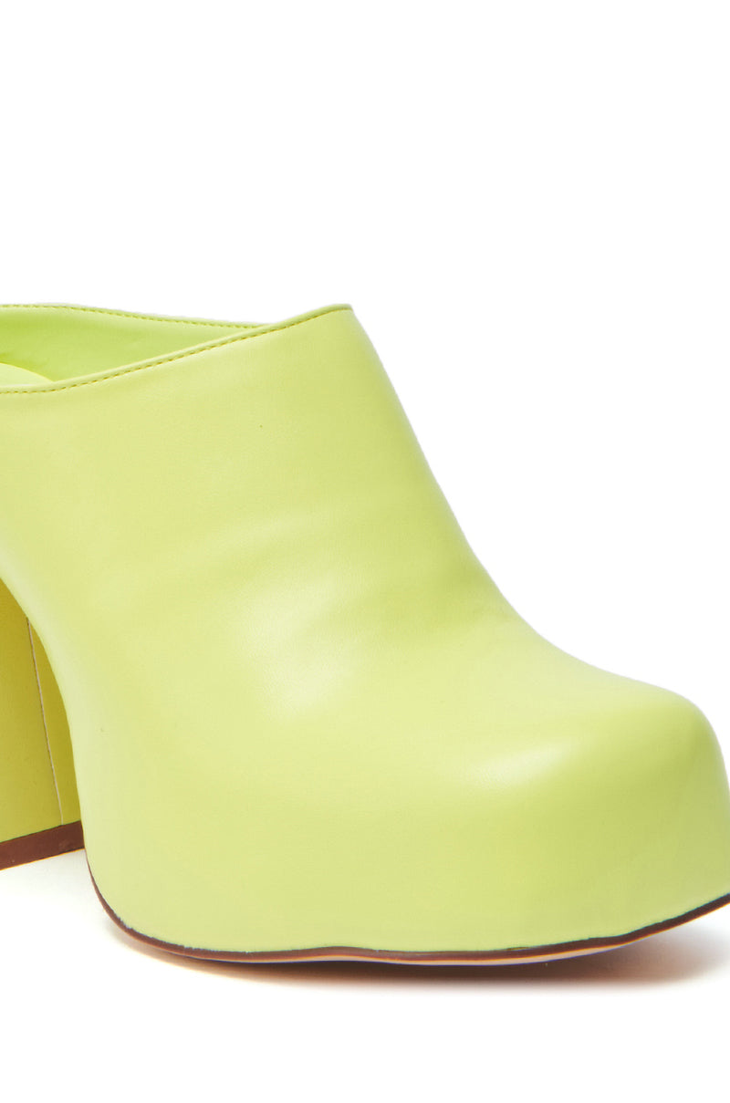 AZALEA WANG FLOREA LIME CLOG STYLE PUMP