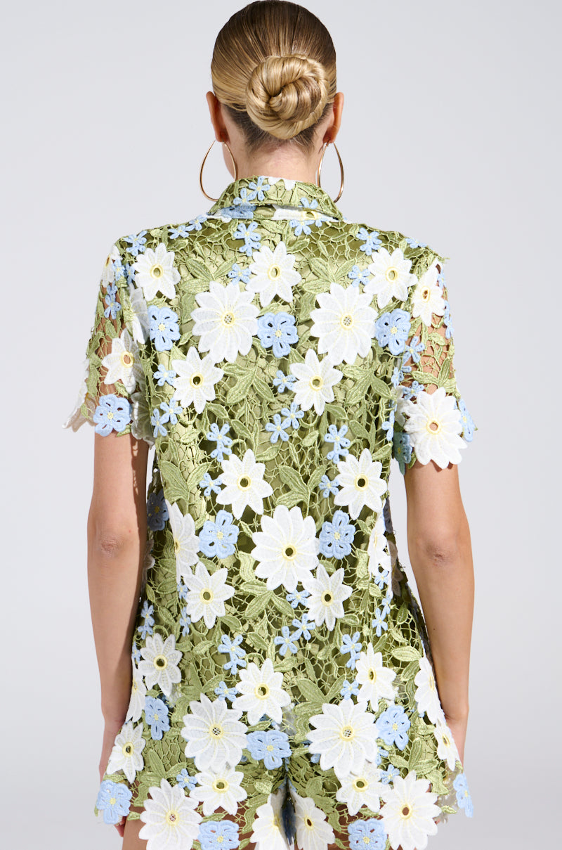 DAISY CROCHET SHORT SLEEVE BUTTON UP SHIRT