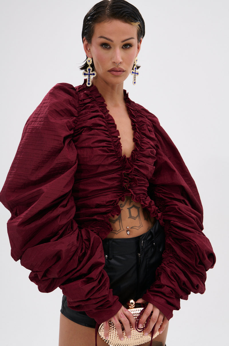 IN IT TO WIN IT RUCHED BLOUSE IN BURGUNDY