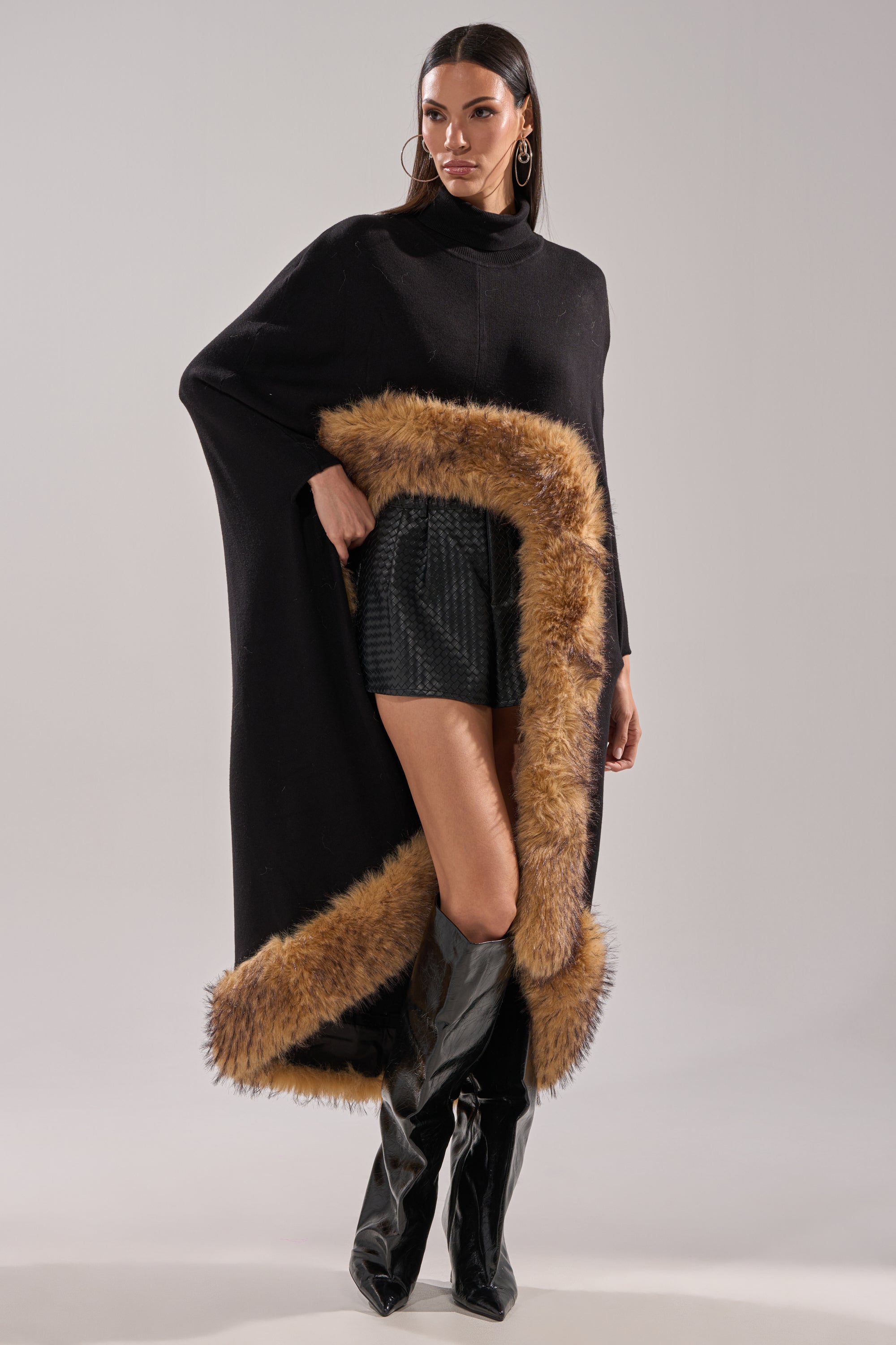 RICH SWEATER WITH FUR TRIM