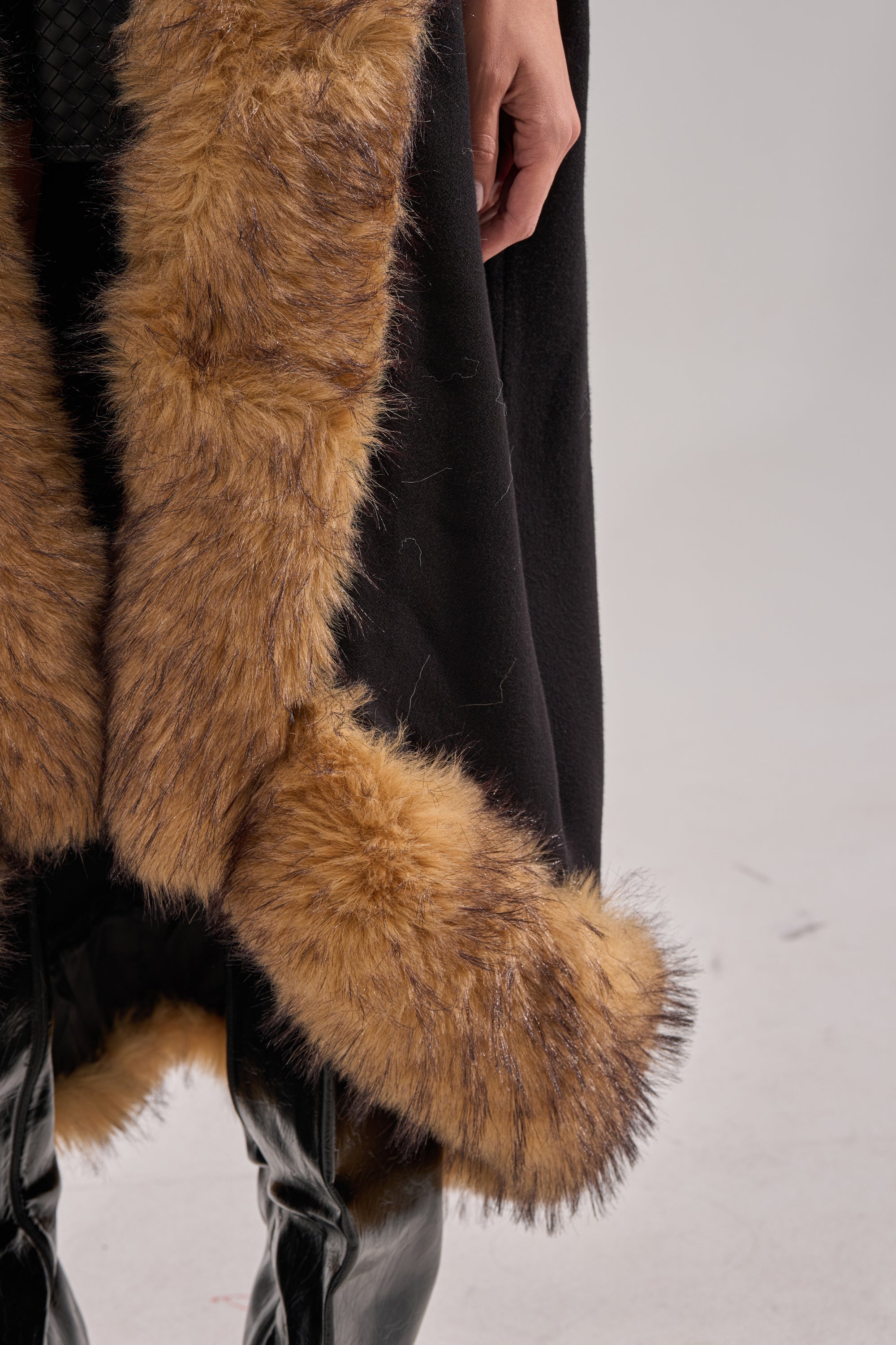 RICH SWEATER WITH FUR TRIM