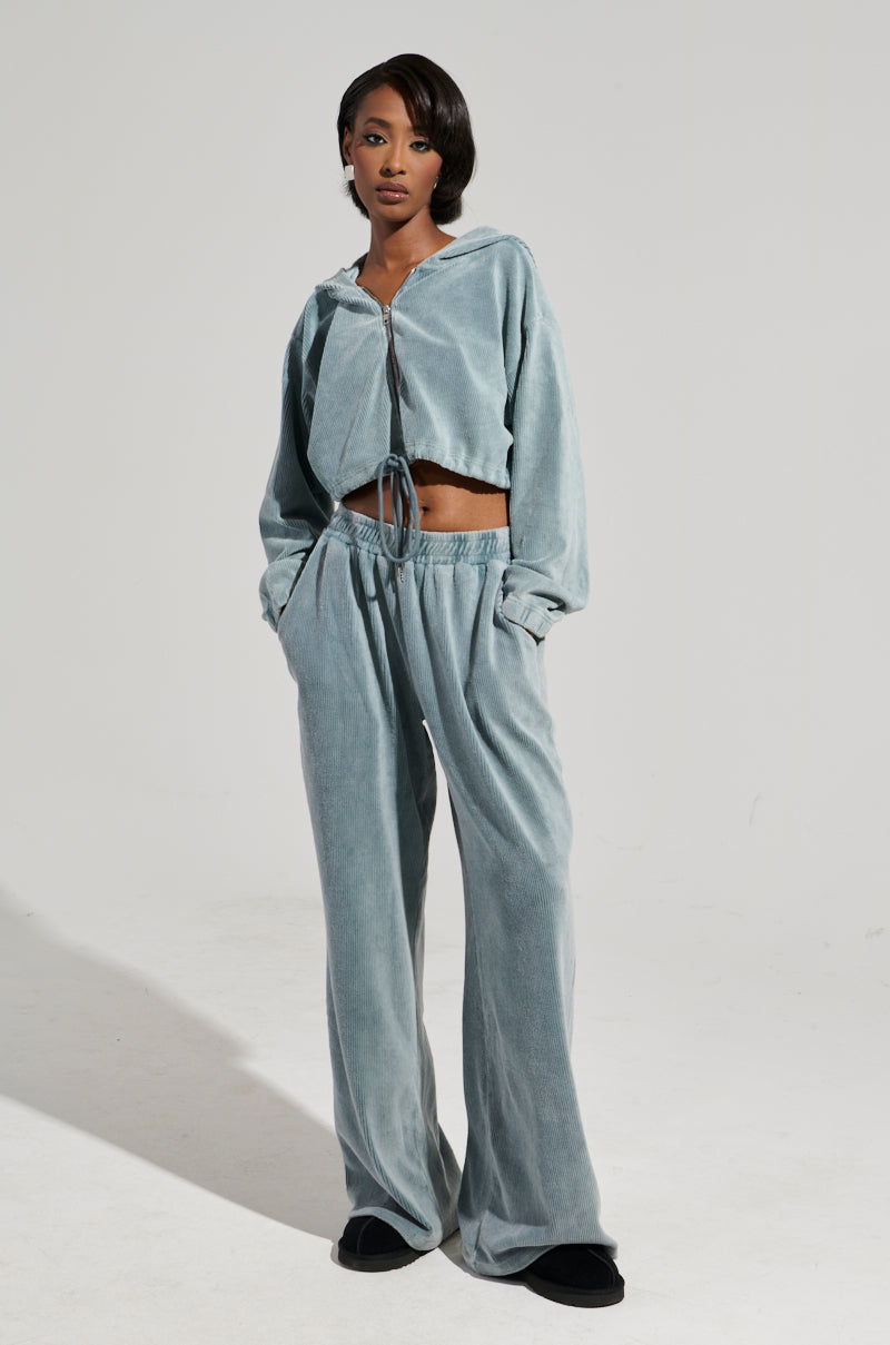 FREYA ZIP UP SWEATSHIRT