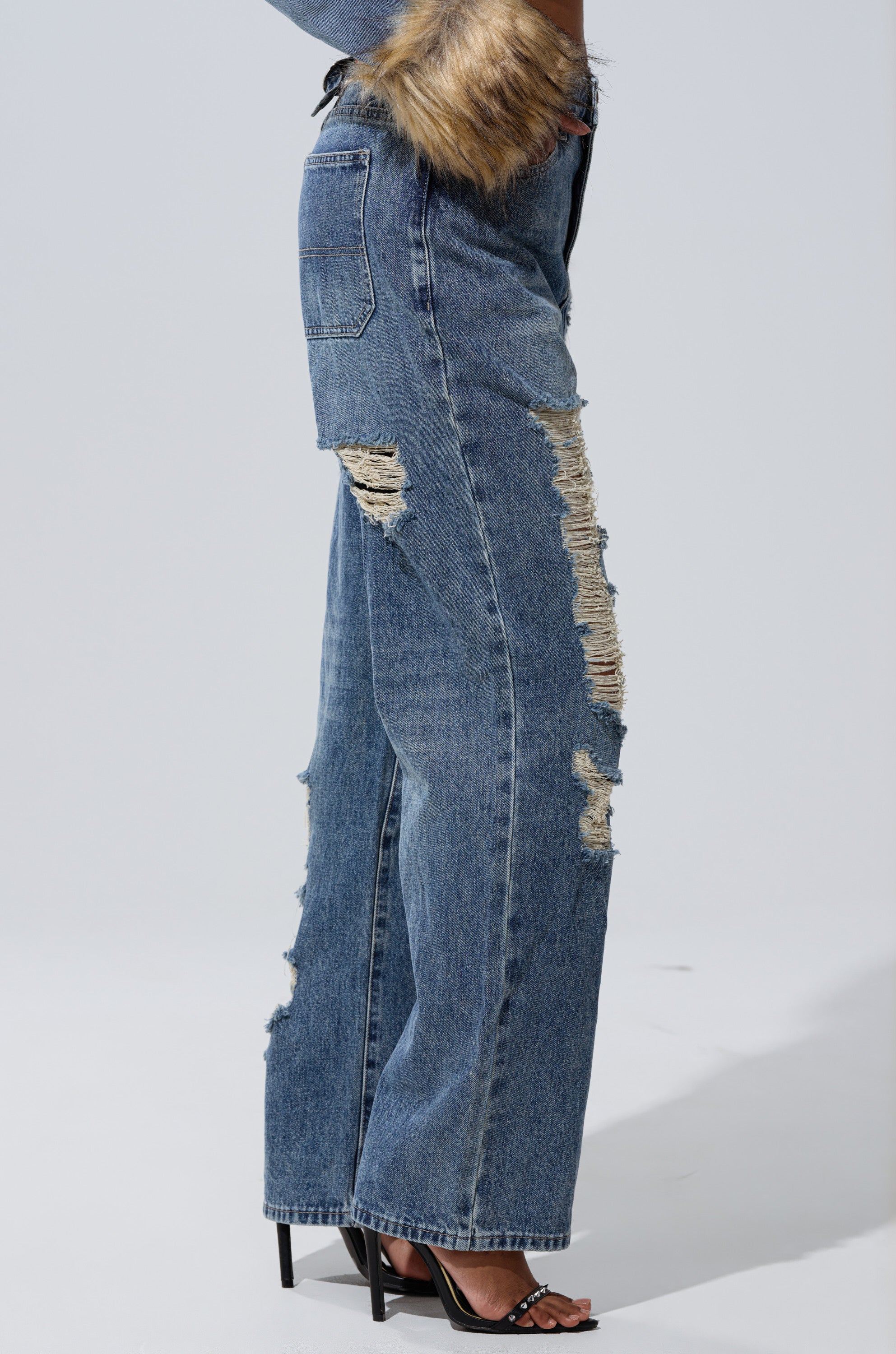 EASILY DISTRESSED DENIM