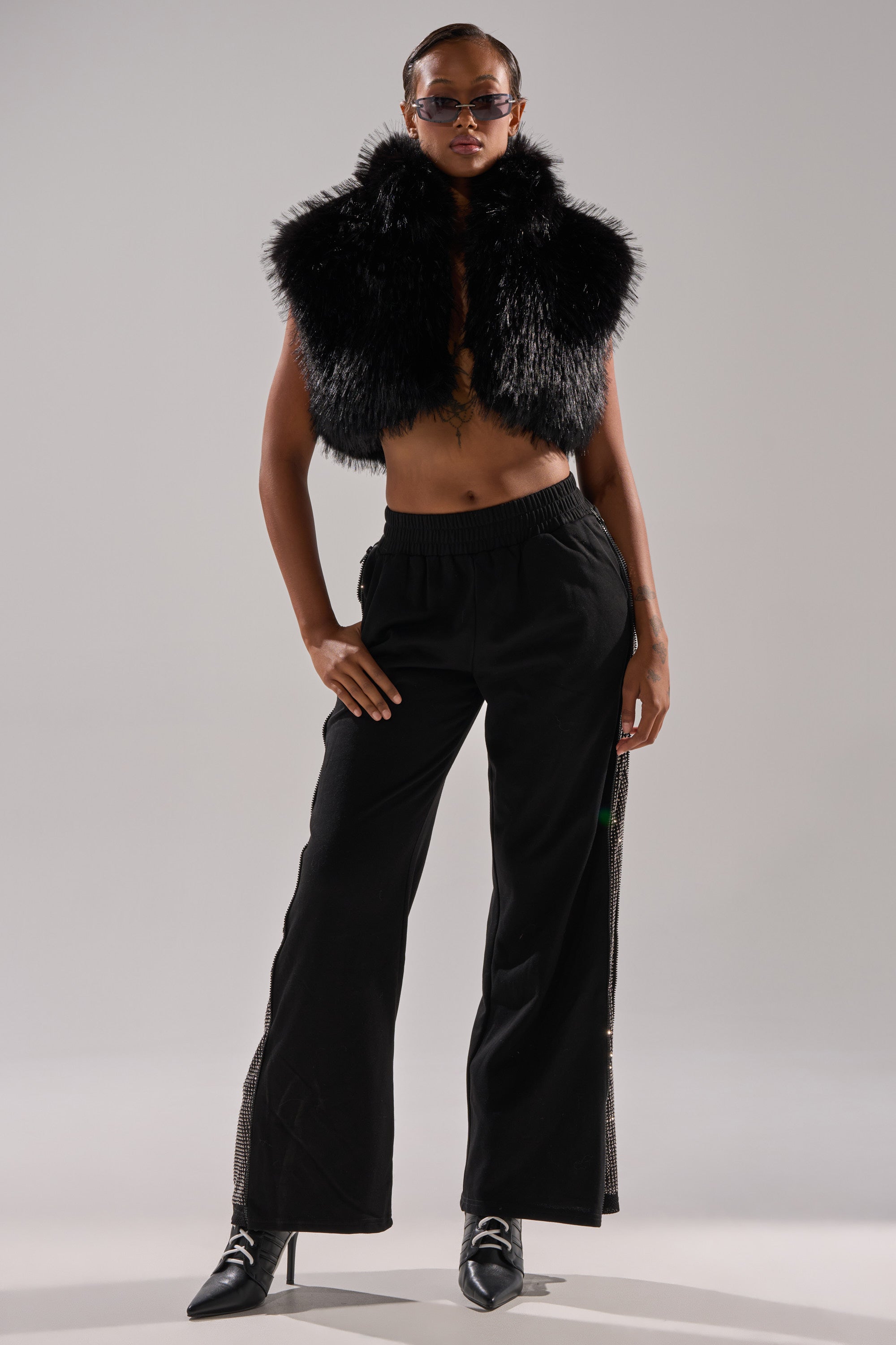 OPEN UP WIDE LEG JOGGER WITH RHINESTONE