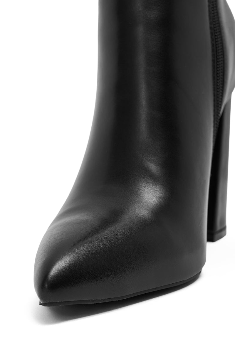 AZALEA WANG JESSABELL BLACK CHUNKY BOOTIE