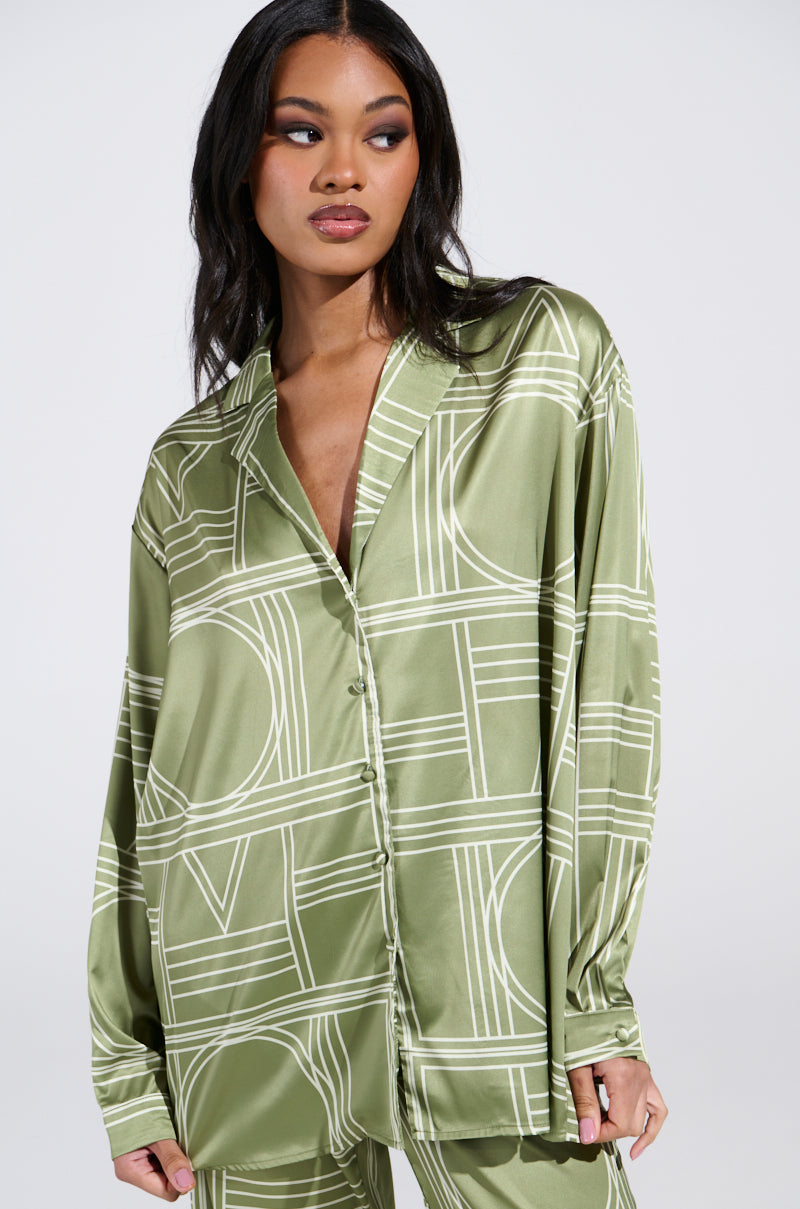 MIXED FEELINGS BUTTON DOWN TOP