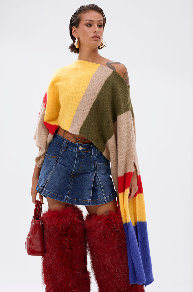EASY LOVER CROP ABSTRACT SWEATER