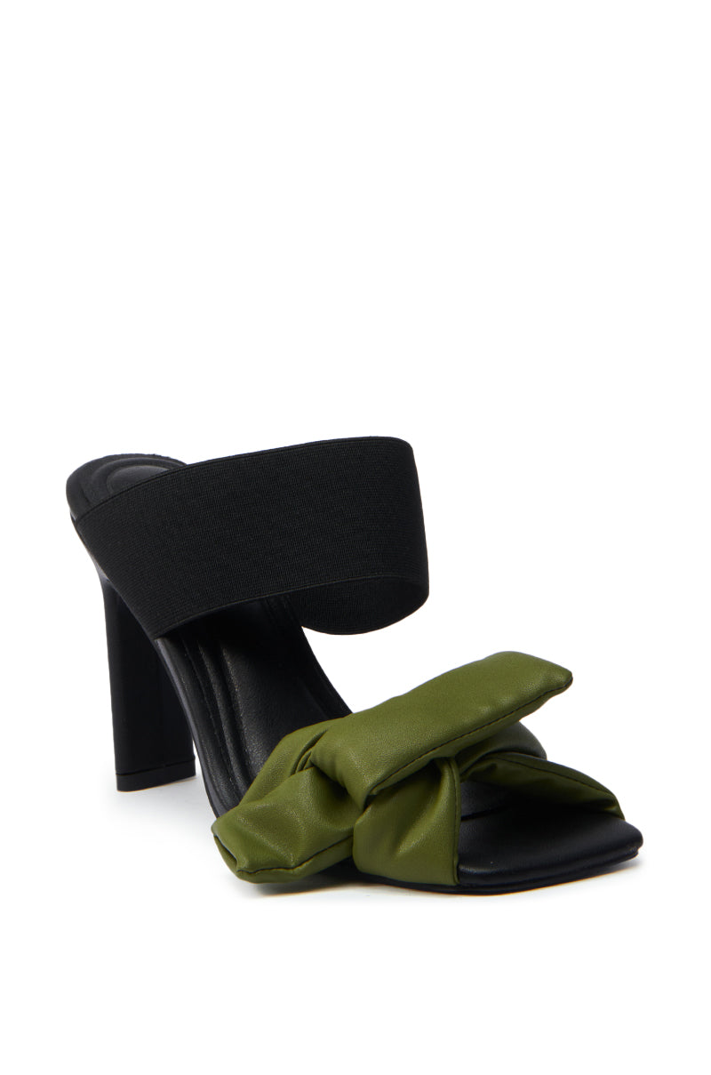 AZALEA WANG MENES BLACK PUFF DETAIL SANDAL