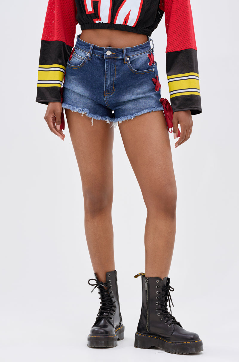 COME DOWN LACE DETAIL DENIM SHORT