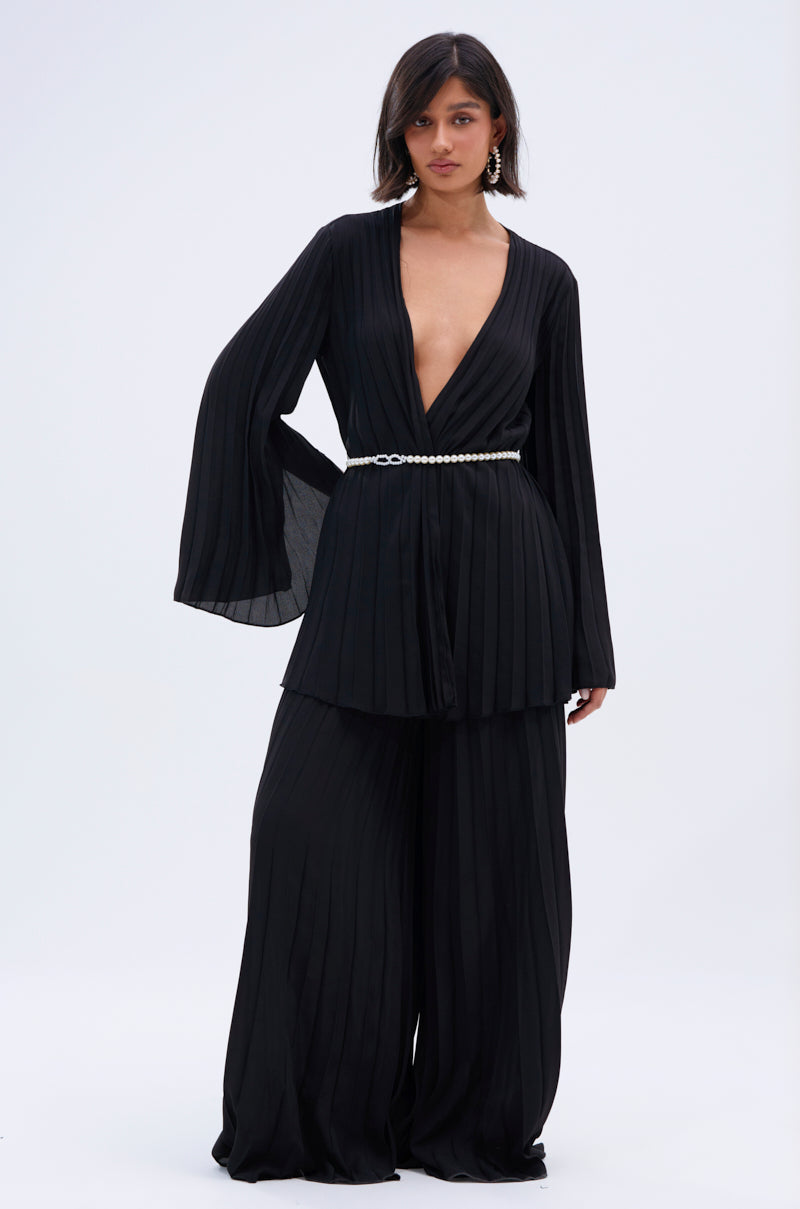 QUEEN OF EVERYTHING BLOUSE
