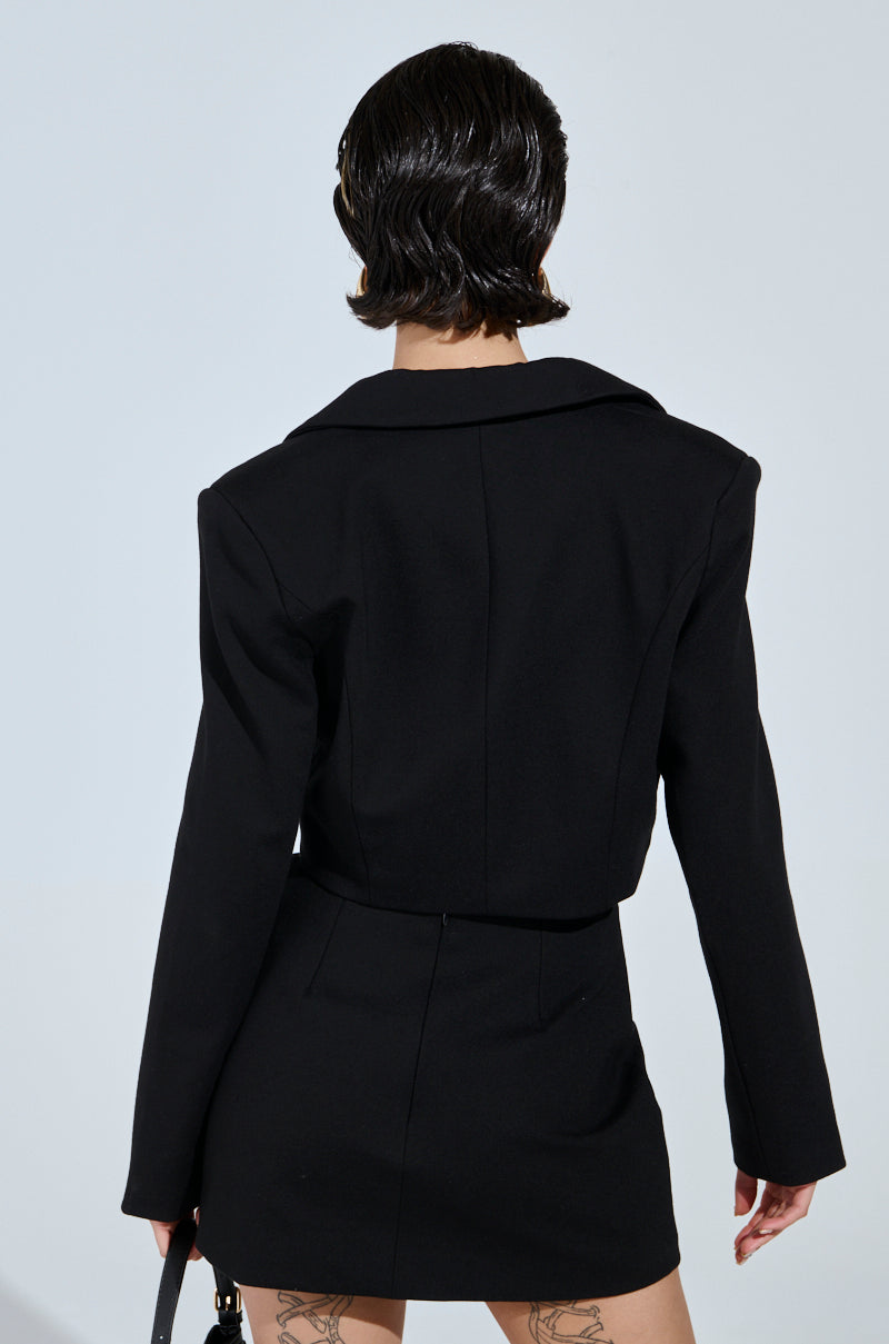 NEW CLASSIC CROPPED BLAZER