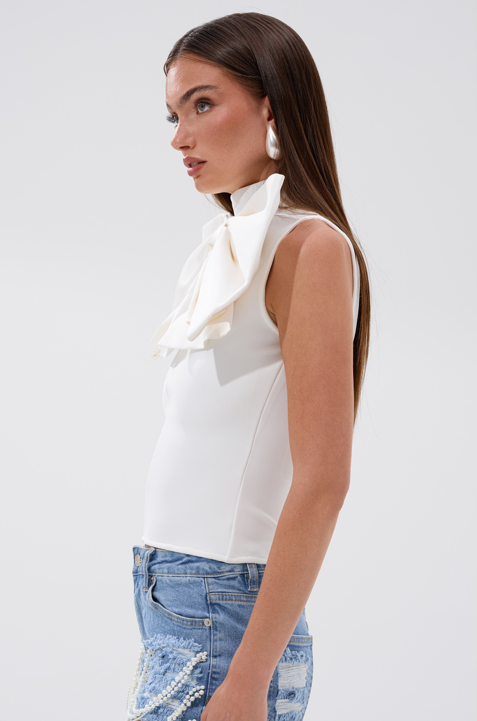 CUTIE BOW TOP IN WHITE