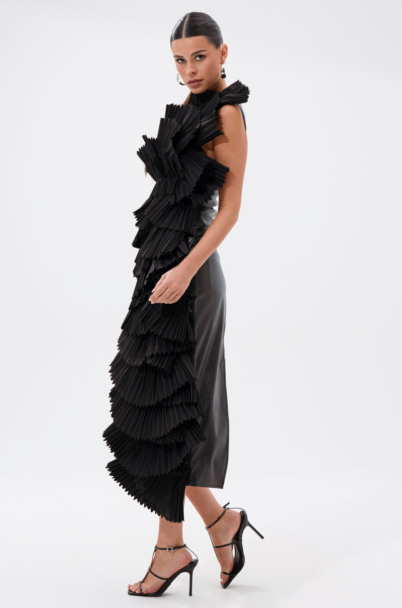 LUXURIOUS ASYMMETRICAL TOP IN BLACK