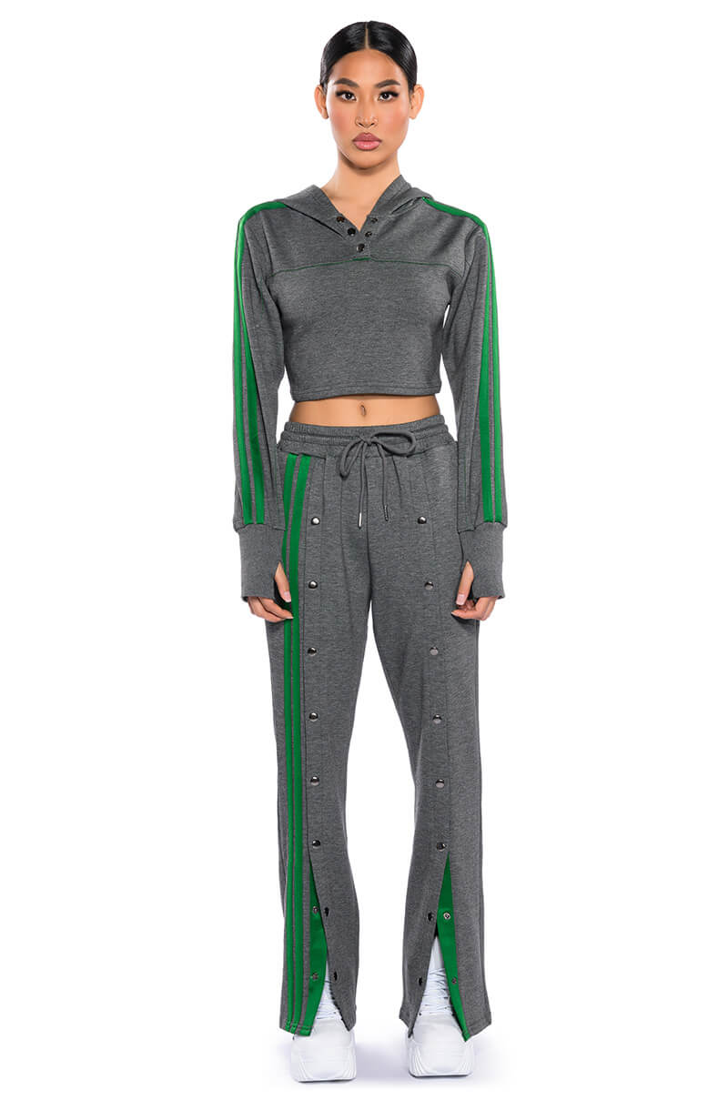 ACQUAINTED SNAP FRONT WIDE LEG SWEATPANT