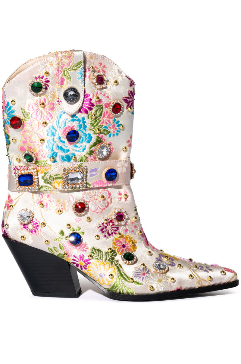 AZALEA WANG DILIGENT EMBELLISHED BASIC CHUNKY BOOTIE IN BONE