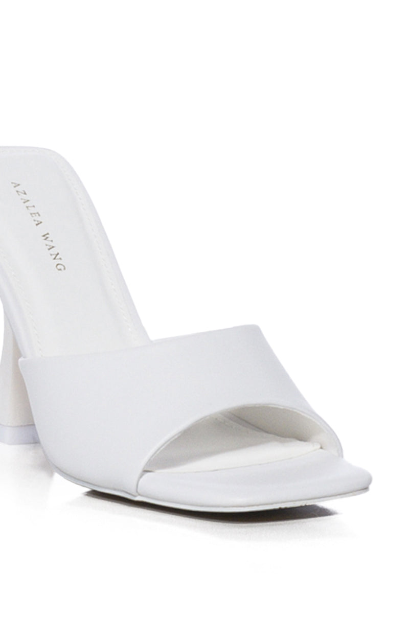 AZALEA WANG EGYPT BASIC SANDAL IN WHITE