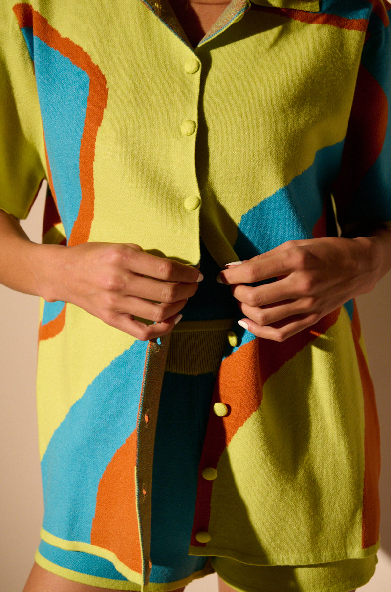 GET GROOVY KNIT BUTTON DOWN TOP