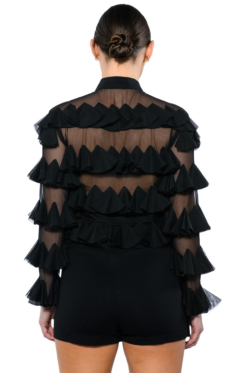 MISS EVERYTHING TEXTURED BUTTONDOWN TOP
