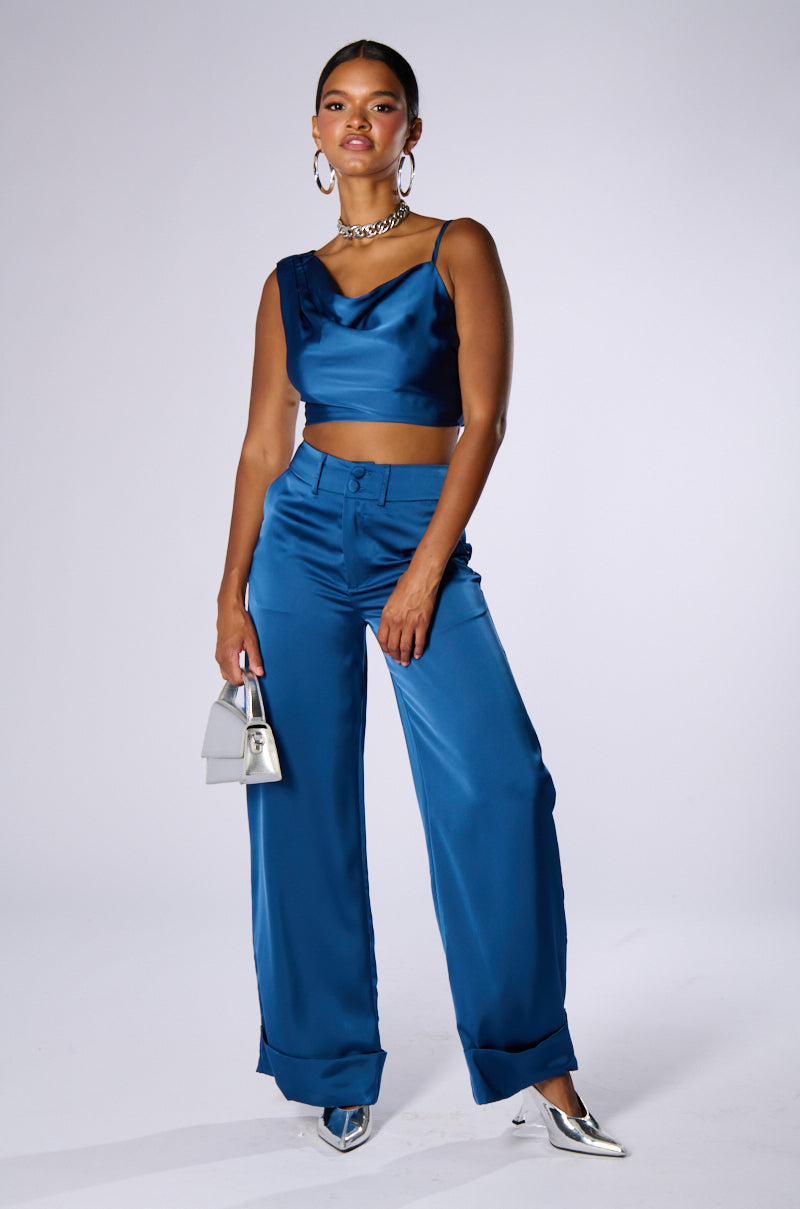 MOVE AND SHAKE CROPPED TOP