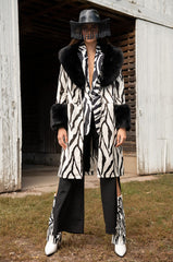 OVERSIZED ZEBRA BLAZER